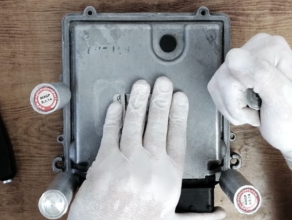 En este momento estás viendo COMO ABRIR UNIDADES DE  CONTROL MOTOR